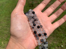 Charger l'image dans la galerie, Perles en quartz avec inclusions de tourmaline entre 4 et 12mm, QTU