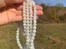 Charger l'image dans la galerie, Perles en nacre blanche entre 2 et 12mm