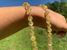 Charger l'image dans la galerie, Perles à inclusions de rutile entre 6 et 8mm QRT