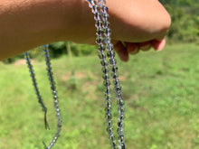 Charger l'image dans la galerie, Perles en quartz avec inclusions de tourmaline entre 4 et 8mm QTQ