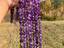 Charger l'image dans la galerie, Perles en améthyste, forme diamant entre 6 et 10mm