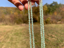 Charger l'image dans la galerie, Perles en prehnite facettées entre 2 et 10mm