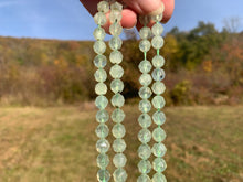 Charger l'image dans la galerie, Perles en prehnite, forme diamant, 8mm