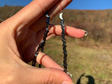 Charger l'image dans la galerie, Perles en hématite forme lune