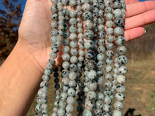 Charger l'image dans la galerie, Perles en jaspe sésame entre 6 et 10mm