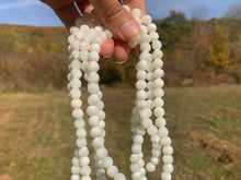 Charger l'image dans la galerie, Perles en nacre blanche entre 2 et 12mm