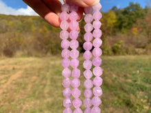 Charger l'image dans la galerie, Améthyste lavande forme diamant entre 6 et 10mm