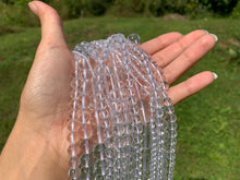 Charger l'image dans la galerie, Perles en cristal de roche quasiment sans inclusions entre 2 et 20mm