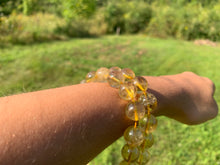Charger l'image dans la galerie, Perles en quartz à inclusions de rutile entre 6 et 12mm QRD