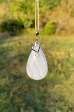 Charger l'image dans la galerie, Bélière coeur penché, taille moyenne (argentée, dorée, rosée)