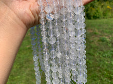Charger l'image dans la galerie, Perles en cristal de roche très inclus entre 4 et 10mm