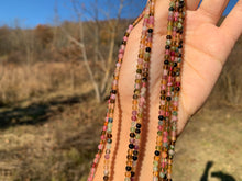 Charger l'image dans la galerie, Perles en tourmaline multicolore entre 3 et 4mm