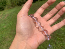 Charger l'image dans la galerie, Perles en cristal de roche moyennement inclus entre 2 et 20mm