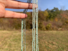 Charger l'image dans la galerie, Perles en prehnite facettées entre 2 et 10mm