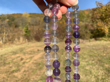 Charger l'image dans la galerie, Perles en fluorite / fluorine facettée entre 6 et 10mm