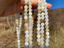 Charger l'image dans la galerie, Perles en aragonite entre 4 et 12mm