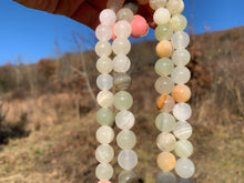 Charger l'image dans la galerie, Perles en aragonite entre 4 et 12mm