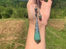 Charger l'image dans la galerie, Pendule en aventurine verte