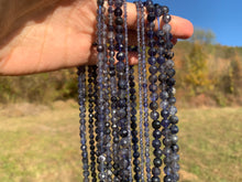 Charger l'image dans la galerie, Perles en iolite facettée entre 2 et 7mm