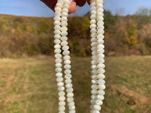 Charger l'image dans la galerie, Perles en nacre blanche, forme disque bombé