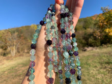 Charger l'image dans la galerie, Perles en fluorite / fluorine forme diamant entre 6 et 10mm