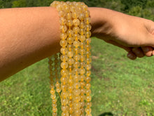 Charger l'image dans la galerie, Perles en quartz à inclusions de rutile entre 4 et 12mm QRU