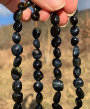 Charger l'image dans la galerie, Perles en oeil de tigre mélangé avec de l'oeil de faucon, forme petit galet