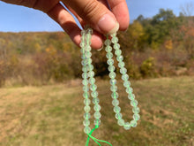 Charger l'image dans la galerie, Perles en prehnite facettées entre 2 et 10mm