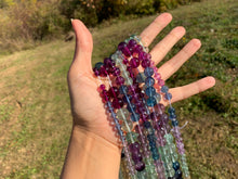 Charger l'image dans la galerie, Perles en fluorite / fluorine entre 6-6,5 et 12mm