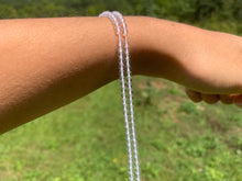 Charger l'image dans la galerie, Perles en cristal de roche moyennement inclus entre 2 et 20mm