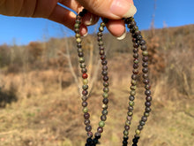 Charger l'image dans la galerie, Perles en jaspe sang de dragon entre 4 et 12mm