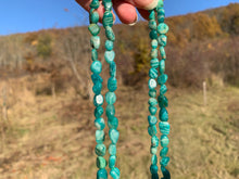 Charger l'image dans la galerie, Perles en amazonite, forme petits galets