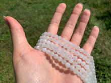 Charger l'image dans la galerie, Perles en labradorite blanche entre 4 et 10mm LBT