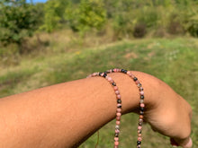 Charger l'image dans la galerie, Perles en rhodonite entre 3 et 12mm