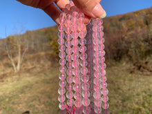 Charger l'image dans la galerie, Perles en quartz rose facettées transparentes entre 4 et 12mm
