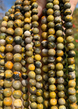 Charger l'image dans la galerie, Perles en jaspe bumblebee entre 6 et 8mm