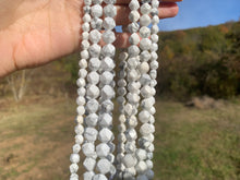 Charger l'image dans la galerie, Perles en howlite, forme diamant entre 6 et 10mm