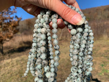 Charger l'image dans la galerie, Perles en jaspe sésame entre 6 et 10mm