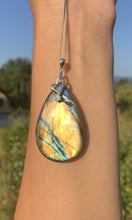 Charger l'image dans la galerie, Bélière coeur penché, taille moyenne (argentée, dorée, rosée)