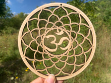 Charger l'image dans la galerie, Om en bois