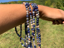 Charger l'image dans la galerie, Perles en sodalite entre 6 et 8mm ST