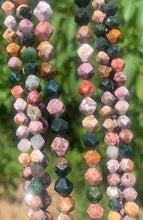 Charger l'image dans la galerie, Perles en jaspe océan, forme diamant entre 6 et 8mm