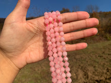 Charger l'image dans la galerie, Perles en quartz rose, forme diamant entre 6 et 10mm