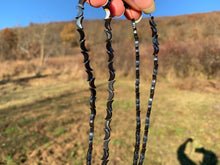 Charger l'image dans la galerie, Perles en hématite forme lune