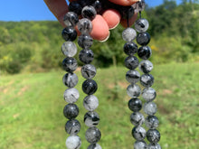 Charger l'image dans la galerie, Perles en quartz avec inclusions de tourmaline entre 4 et 10mm, QTD