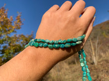 Charger l'image dans la galerie, Perles en amazonite, forme petits galets