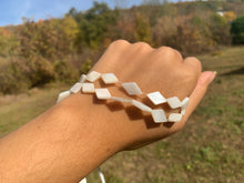 Charger l'image dans la galerie, Perles en nacre forme losange