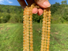 Charger l'image dans la galerie, Perles en quartz à inclusions de rutile entre 4 et 12mm QRU