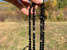 Charger l'image dans la galerie, Perles en obsidienne dorée, forme diamant entre 6 et 12mm