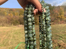Charger l'image dans la galerie, Perles en prehnite entre 6 et 12mm